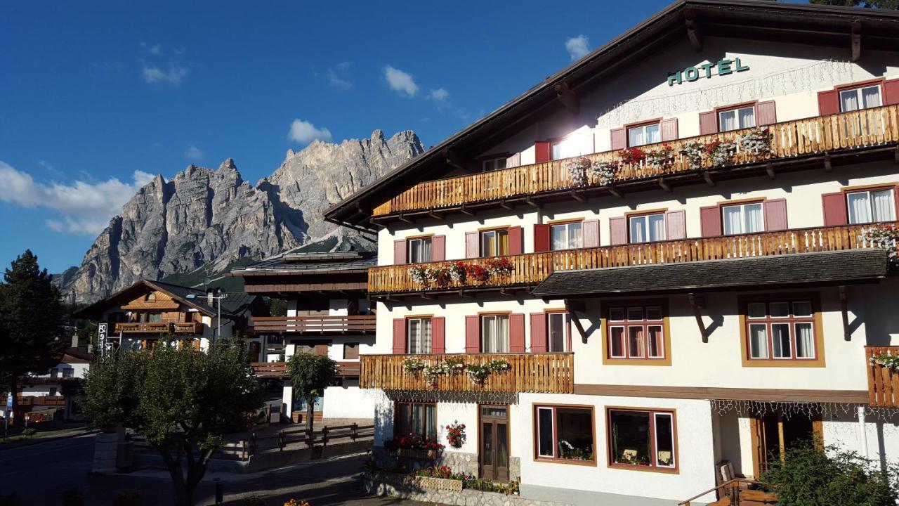 Hotel Bellaria - Cortina D'Ampezzo Ngoại thất bức ảnh