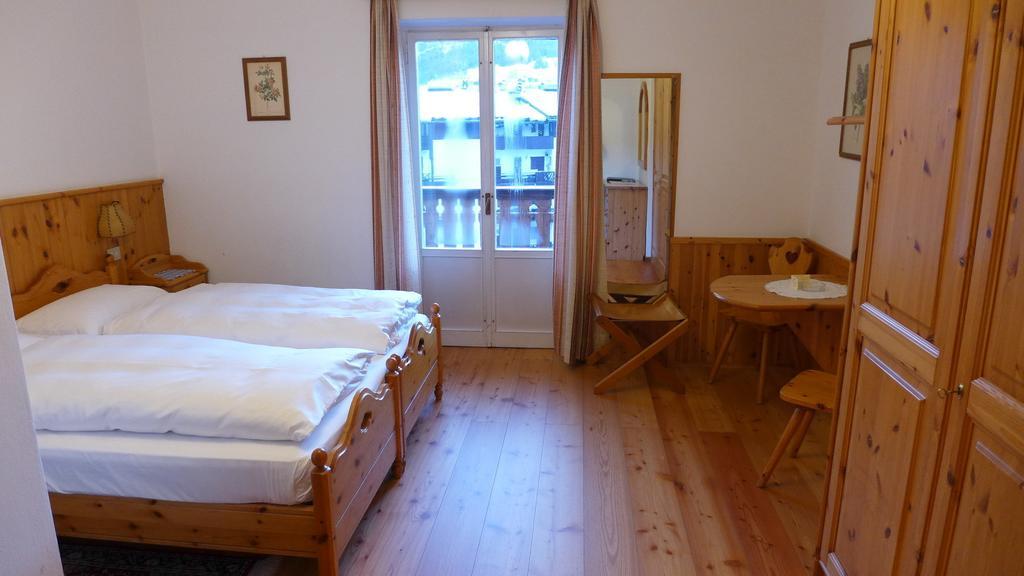 Hotel Bellaria - Cortina D'Ampezzo Phòng bức ảnh