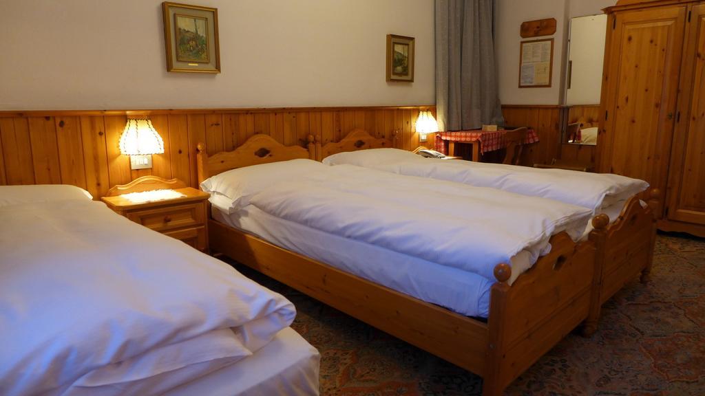 Hotel Bellaria - Cortina D'Ampezzo Phòng bức ảnh