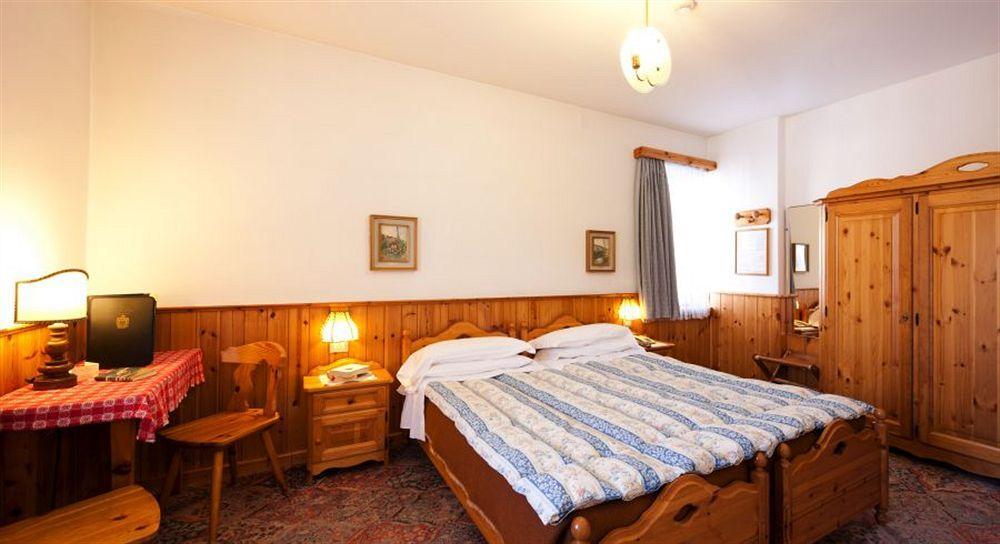 Hotel Bellaria - Cortina D'Ampezzo Ngoại thất bức ảnh