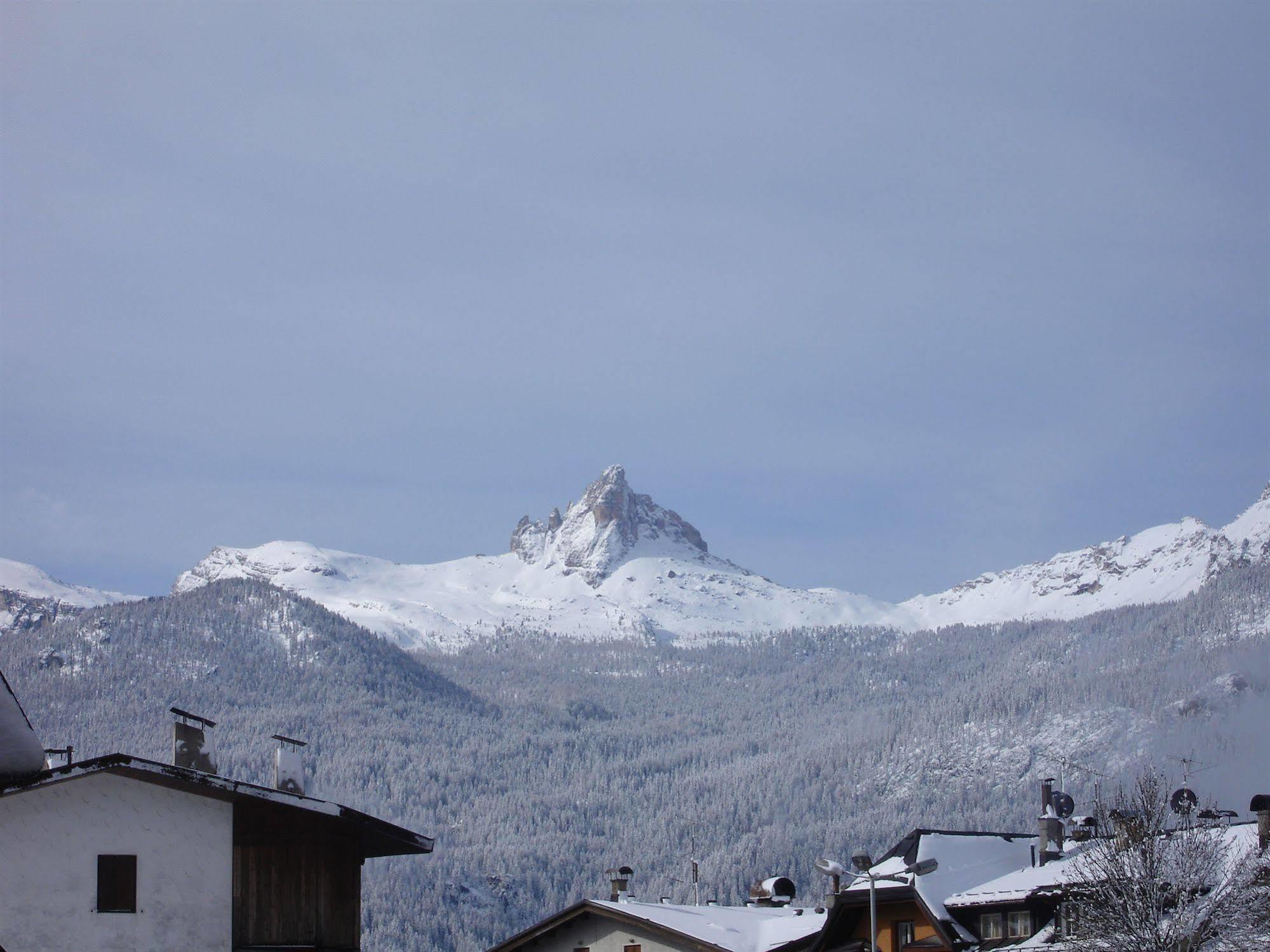 Hotel Bellaria - Cortina D'Ampezzo Ngoại thất bức ảnh